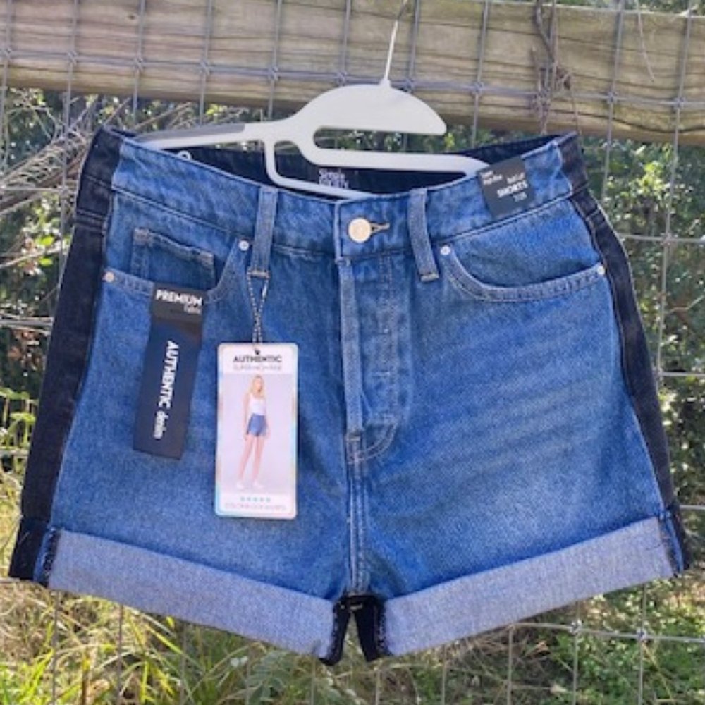 Simple Society Super High Rise Color Block Shorts - Picture 1 of 8